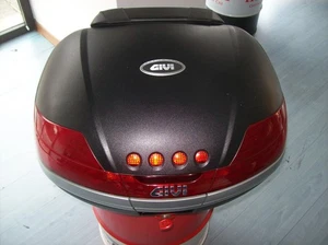 GIVI V46 BAULETTO USATO CON SCHIENALINO - Foto 1 di 4