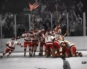 1980 Miracle on Ice USA HOCKEY 16x20 Photo Olympics Celebration Spotlight Poster - Picture 1 of 1