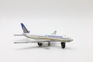Matchbox- Continental Airplane- Boeing 777-200 - 1997 SKY BUSTERS Jumbo jet