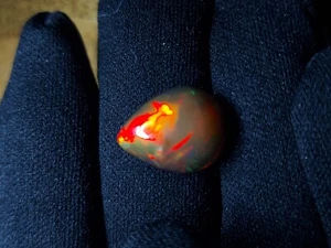 Red firey black opal cabochon - loose natural welo Opal 9.00 CTS - Picture 1 of 10