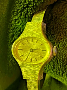 VINTAGE TIMEX DONNA BRACCIALE ALLUMINIO STILE DRESS CARICA MANUALE NON FUNZIONA - Foto 1 di 13