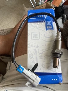 NEW OEMDenso 12583604 O2 Oxygen Sensor Chevy GMC 3.5 4.8 5.3 5.7 6.0 6.2 2002-07 - Picture 1 of 6