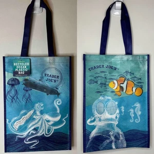 Trader Joe’s Ocean Recycled Plastic Tote Bag Reusable Shopper Blue Sea Water NWT - Imagen 1 de 10