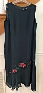Schwarzes gefüttertes Damenkleid mit Rosenstickerei Brautmutter Midi Größe 18W 46" - Bild 1 von 5