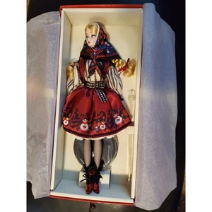 Mila (T7672) Barbie Silkstone Gold Label Fashion Model Collection 2010 - Bild 1 von 4