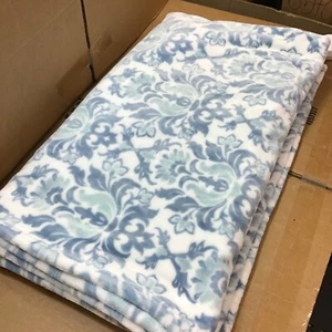 Artisan Cozy Throw Ultra Soft Machine Washable 60 X 70 Inches box5 - Picture 1 of 10