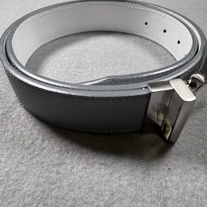Nike Men’s Leather / Reversible Belt Size 33 - Swoosh Buckle - Picture 1 of 4