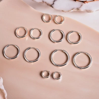 Pendientes Huggie de Plata Pequeños Modernos y Elegantes en Varios Tamaños Regalo para Damas Reino Unido Foto 1 de 4