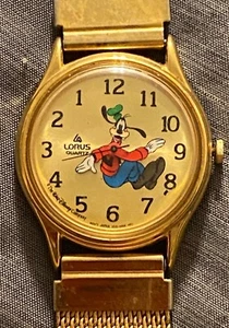 Lorus Disney Hands Backward Goofy Quartz Gold Watch with Gold Mesh Wristband. - Picture 1 of 10