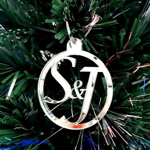 Round Personalised Initials Christmas Tree Decorations Mirrored - Picture 1 of 4