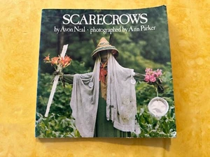 Scarecrows by Avon Neal Photographed by Ann Parker New York 1978 - Foto 1 di 4