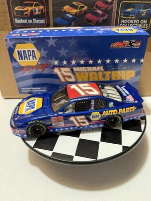 Michael Waltrip #15 NAPA Stars & Stripes 2002 1:24 Nascar Diecast Foto 1 de 4