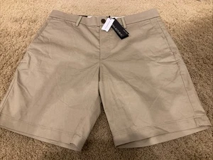 NWT Banana Republic CORE TEMP 9" Shorts, Size 32, Khaki - Picture 1 of 8