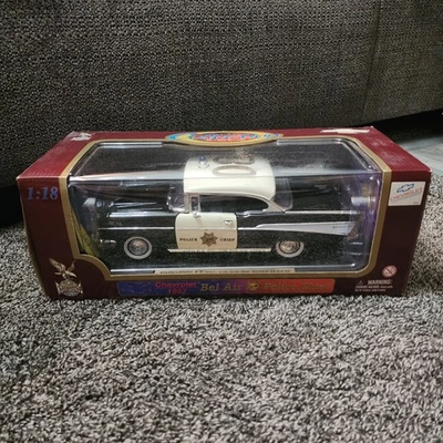 Chevrolet Bel Air 1957 jefe de policía Road Legends escala 1:18 diecast. Nuevo Foto 1 de 4
