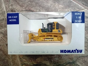 Universal Hobbies UH8000U Komatsu D61Ex Bulldozer w/Metal Tracks 1/50 Diecast - Picture 1 of 7
