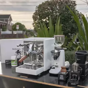 Bellezza Francesca in Custom White With Piccola Grinder & Accessories Package - Foto 1 di 12