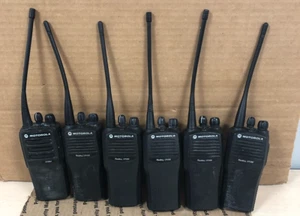 CZĘŚCI! (5) Motorola Radius CP200 Radio Walkie Talkie (1) Motorola CP200D (CZYTAJ) - Zdjęcie 1 z 17