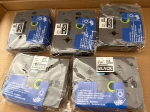 5 Stück Laminiertes Klebeband 12 mm für Brother P-Touch Kompatibel Weiß auf Schwarz - Bild 1 von 1