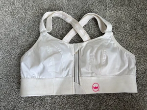 Shefit Ultimate Sports Bra - White size MEDIUM - Picture 1 of 4