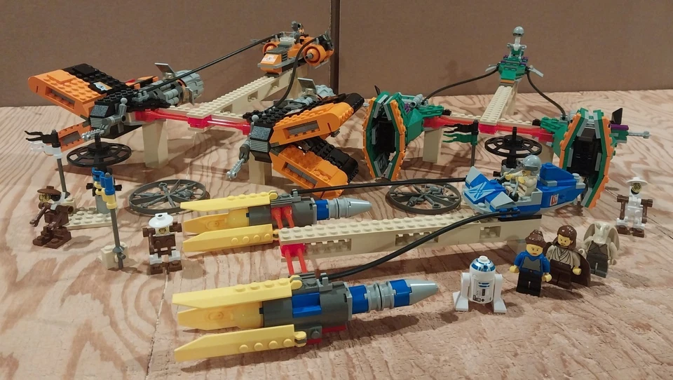 LEGO set 7171 Star Wars Mos Espa Podrace, USED - Image 1 of 4