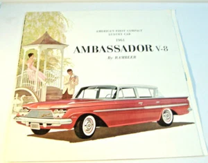 1961 AMBASSADOR V-8 BY RAMBLER~ AUTOMOBILE BROCHURE - Foto 1 di 7