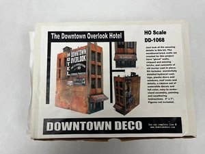 Downtown Deco Kit DD-1068 HO The Downtown Overlook Hotel - Picture 1 of 3
