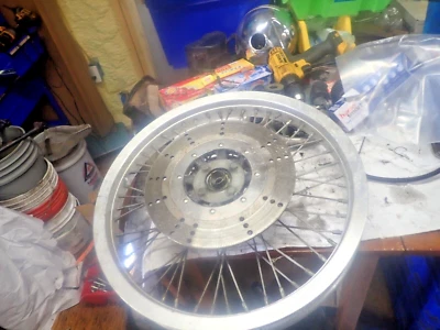 Kawasaki KZ 650 KZ650 CSR 650 1981 rueda delantera/llanta delantera Foto 1 de 4