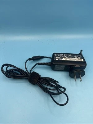 ADAPTADOR DE CORRIENTE DELTA Electronics ADP-40THA 19V 2.15A Foto 1 de 4