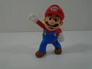 JAKKS PACIFIC--SUPER MARIO--2.5" MARIO MINI FIGURE (LOOK) RIGHT ARM UP IN AIR - Picture 1 of 5
