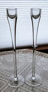 2 candelabros de vidrio firmados Calvin Klein Tula de 12" de alto candelabros cónicos - Imagen 1 de 3