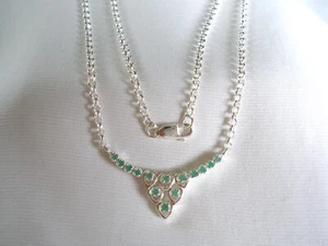.55 Ct. Emerald  Graduated Sterling Silver Rolo Link Necklace - Foto 1 di 10