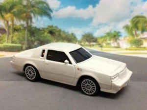 87 1987 Buick Regal Grand National blanco XRAY tributo cuerpo G escala 1/64 difícil de encontrar A69 - Imagen 1 de 4