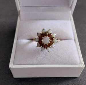 Beautiful Vintage 9 Carat Opal & Garnet Ring O.5 - Picture 1 of 5
