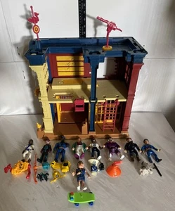 Vintage 1989 Kenner Toys POLICE ACADEMY Lot - PRECINCT STATION Playset & Figures - Picture 1 of 17