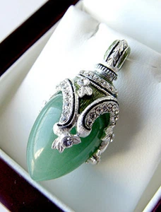 SALE ! GORGEOUS RUSSIAN MADE OF STERLING SILVER GENUINE JADE EASTER EGG PENDANT - Picture 1 of 3