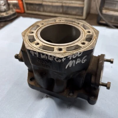 Arctic Cat Wildcat 700 1993 1994 motor EFI cilindro magnético bueno Foto 1 de 4