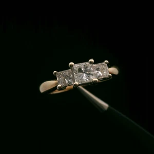 14KT Yellow Gold 1.00cttw Diamond Ring – Size 7 – 4.06g - Picture 1 of 9