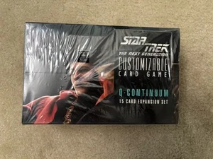 Star Trek CCG Decipher 1E Q Continuum QC SEALED Booster Box TCG NEU SEALED - Bild 1 von 1