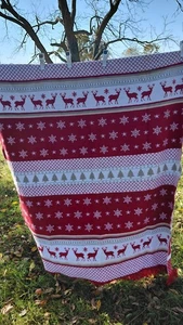 Weiße Hirsch Schneeflocke Akzent Decke. Rot/Weiß mit Fransen. 52 x 61. Portugal - Bild 1 von 5