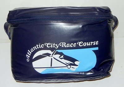 ВИНТАЖНЫЙ ATLANTIC CITY RACE COURSE ИЗОЛИРОВАННЫЙ ВИНИЛОВЫЙ КУЛЕР СУМКА С КОРОТКИМИ РУЧКАМИ - Изображение 1 из 4