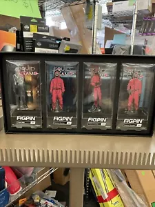 One (1x) - FiGPiN Netflix SQUID GAME 4-Pack Figure Pins BOX SET - BIN NUOVO - Foto 1 di 2