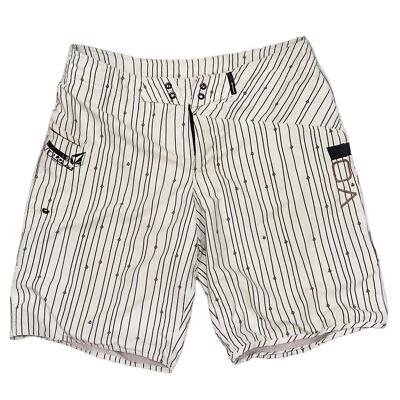 Pantalones cortos Volcom blancos vintage Foto 1 de 4