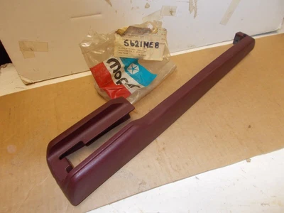 Cubierta manual ajustador asiento delantero Mopar NOS 1977 Plymouth Dodge Chrysler Foto 1 de 2