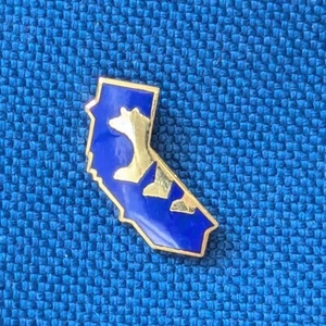 California Pin Bear State of California Outline Blue & Gold University Cal - Bild 1 von 6