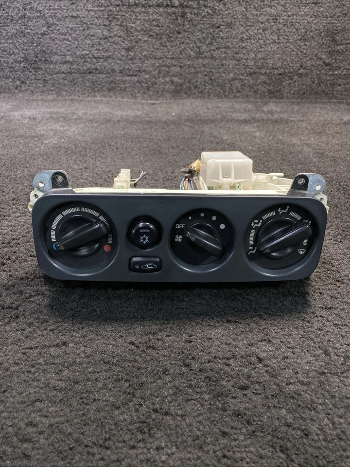 Оригинальный климат-контроль тепла кондиционера Mitsubishi Montero Sport 2000-2004 годов выпуска MR460759 - Изображение 1 из 4