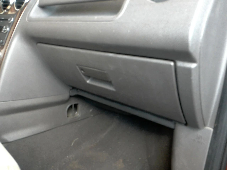 08 09 FORD TAURUS X Glove Box Tan Int - Image 1 of 1