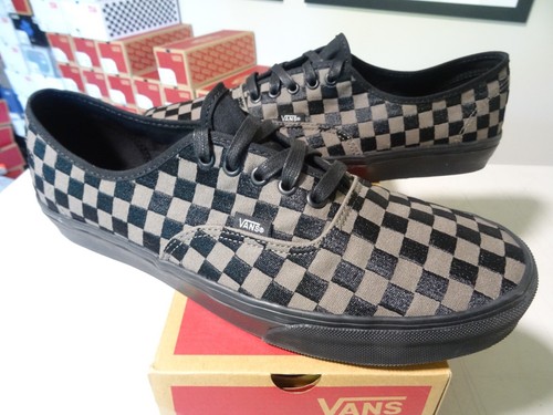 Sneakers VANS autentiche a scacchi ricamate nere taglia 13 uomo VN0009PVCJK nuove