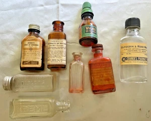 8 antike alte medizinische Medizin Schrank GLASFLASCHEN ETIKETTEN Erste Hilfe - Bild 1 von 8