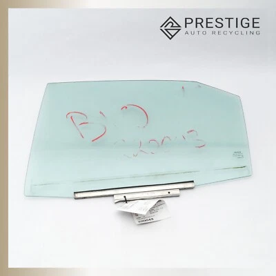 2015-2017 TOYOTA CAMRY Side Window Glass Rear Left 68104-06260 OEM - Imagem 1 de 4