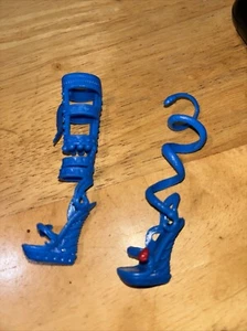 Monster High Puppe JANE BOOLITTLE Ersatz HOCH BLAU SANDALEN FEDERN - Bild 1 von 11